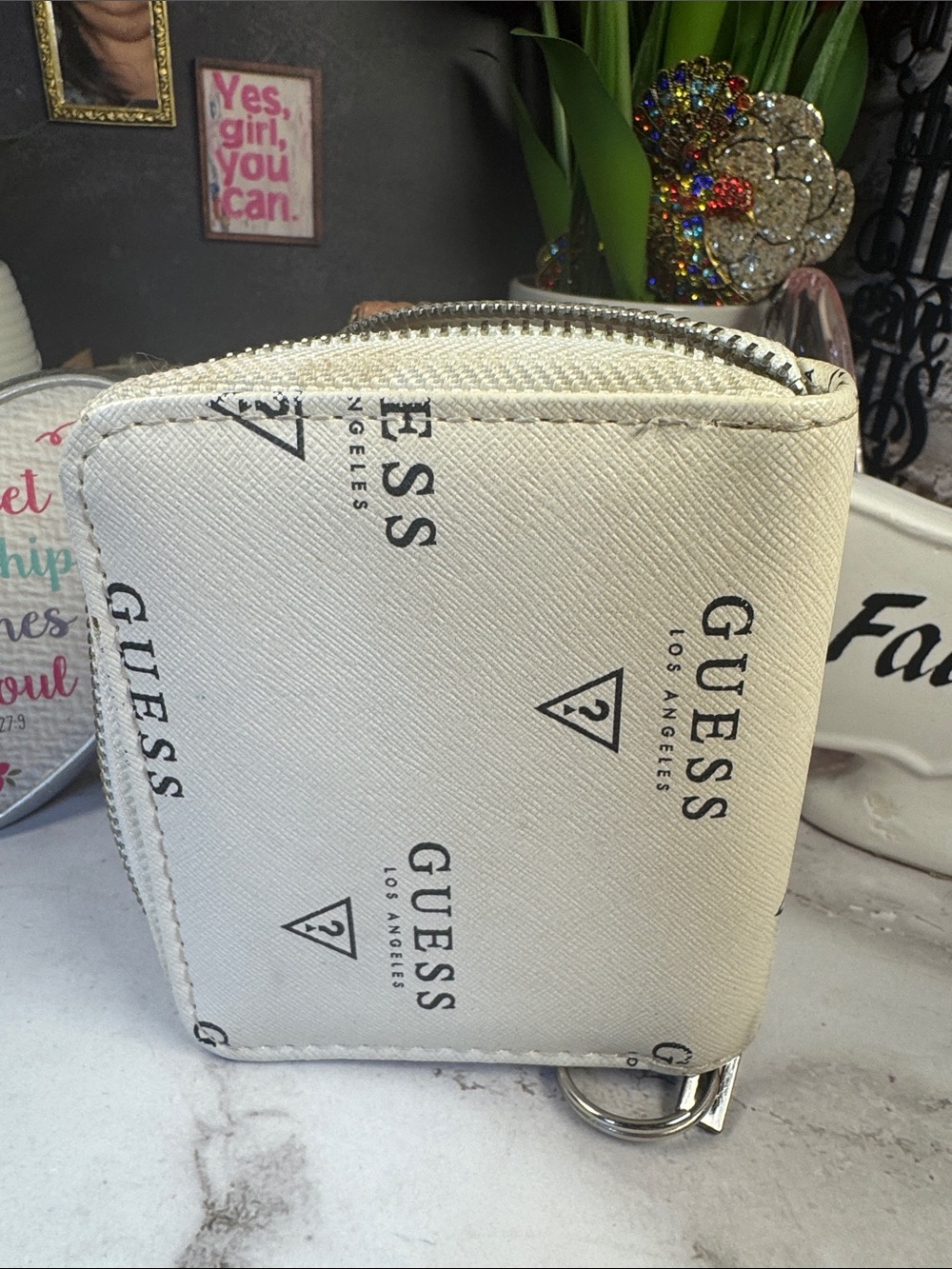 Guess Wallet - Picture 3 of 9
